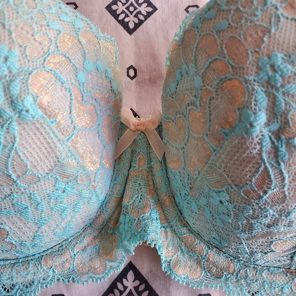 NWT VS Bra Size 34B - Picture 3 of 7